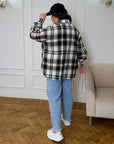 Oversized checked shirt with freedom of movement from the cut, cotton and polyester in blue and white, suitable for everyday style.