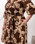 Cotton dress with a belt  на марка YR, с 70% cotton и 30% polyester, показана с ремък и леко падаща по тялото.