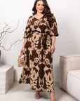 Cotton dress with a belt  от марка YR, Whiteа с кръгло деколте и стилен колан, изработена от 70% cotton и 30% polyester.