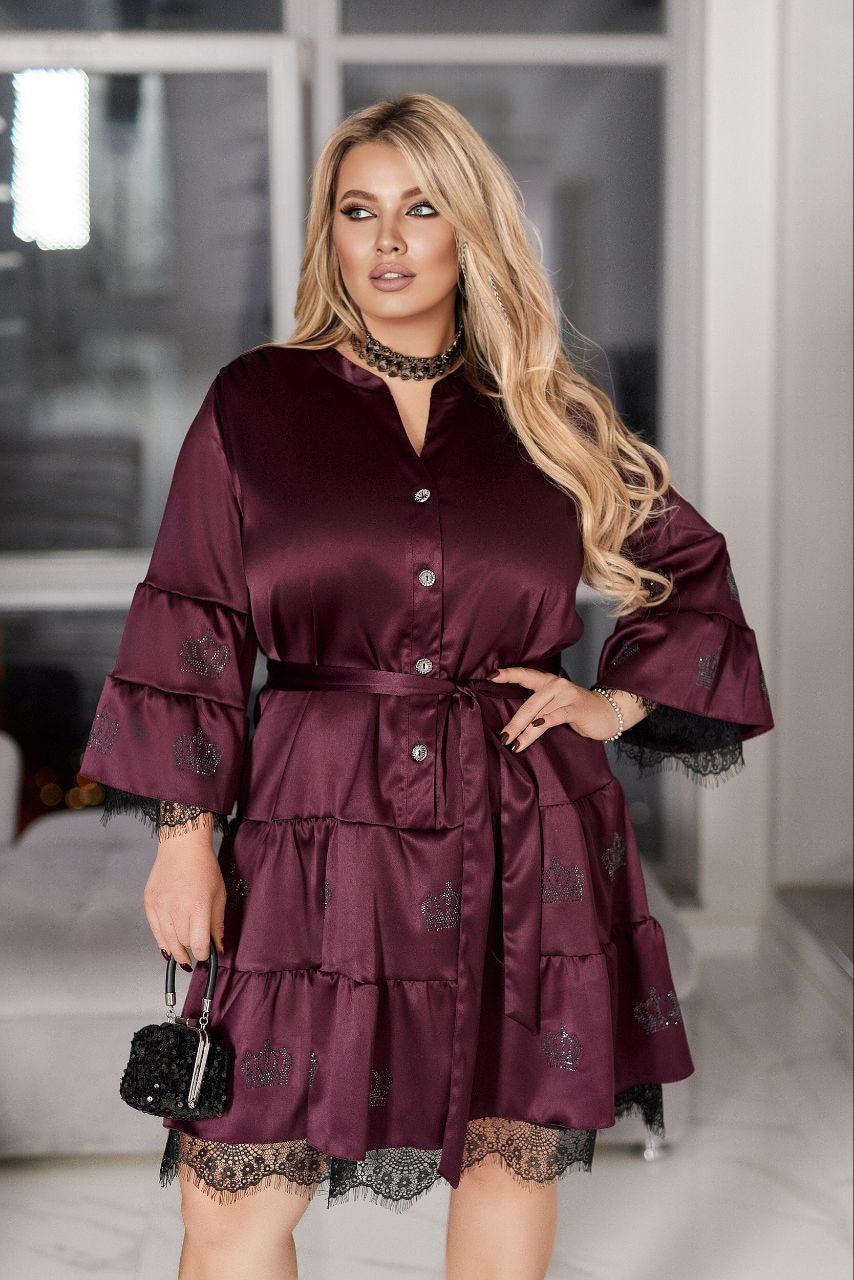 Satijnen jurkje met steentjes