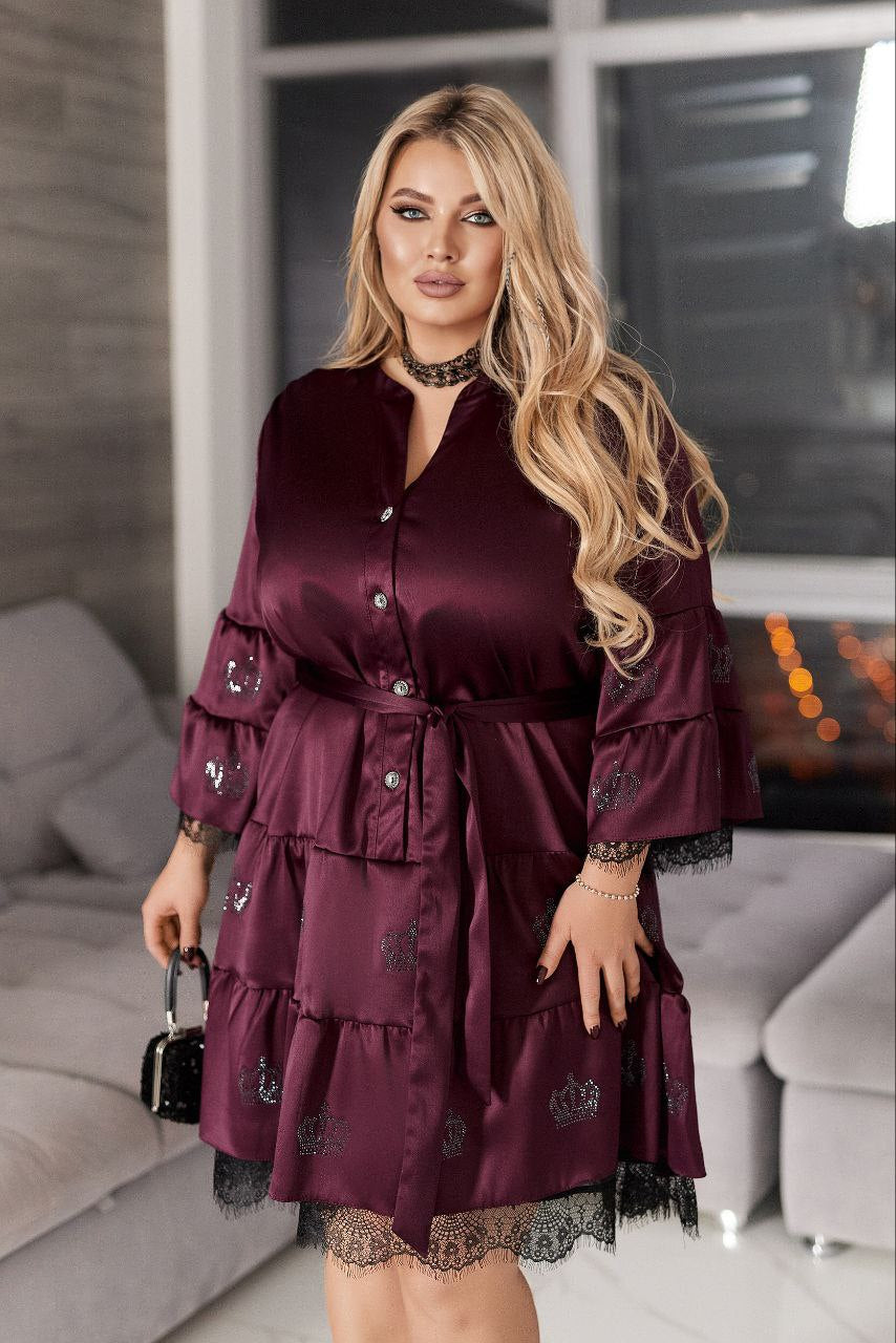 Satijnen jurkje met steentjes