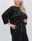 Velvet dress with pearls, with viscose, cotton and elastane, elegant design and refined details.
