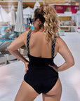 One-piece swimsuit with decorative elastic straps , направен от 100% polyester, с ярък дизайн и модерна кройка.