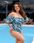 Printed one-piece swimsuit with ruffles  от polyester, модел с ярък дизайн и декоративни детайли, за плаж и водни приключения.