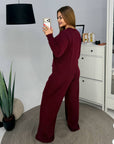 Soft women's pyjamas with buttons made from viscose and polyester, comfortable for sleeping.