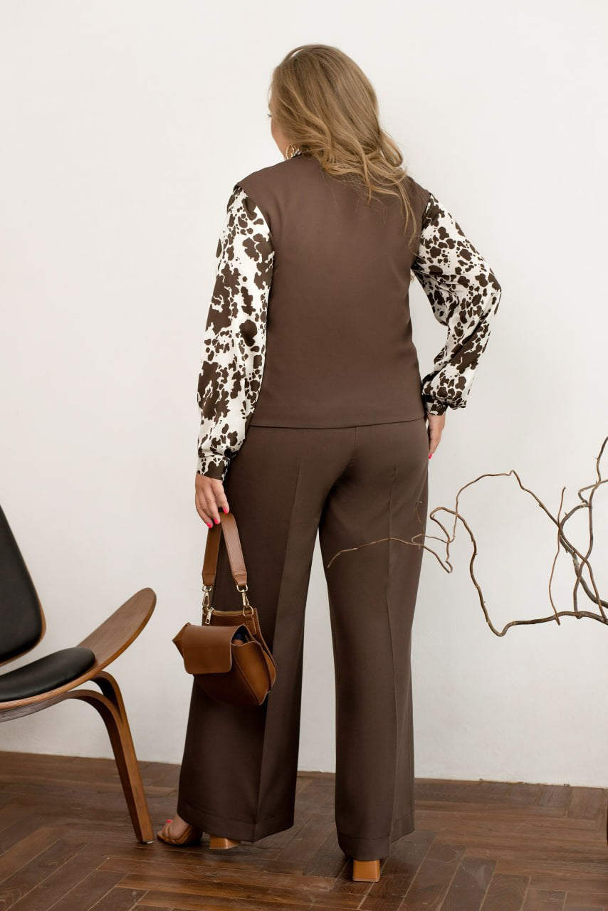 Vest with asymmetrical closure  - Twiggy Shop