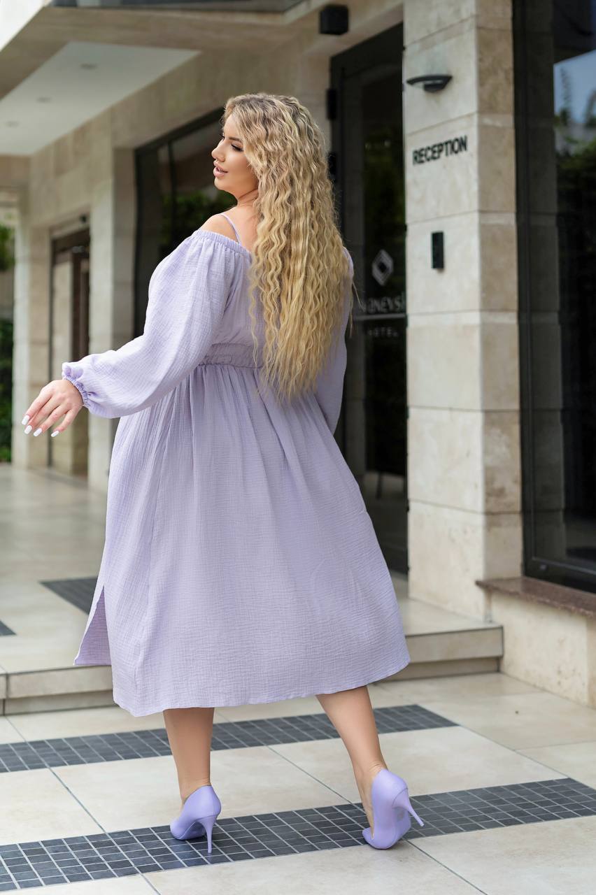 Vestido midi con un corte interesante.