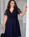 Short dress with decorated mesh , polyester, viscose и lycra, стиlinen дизайн, подходяща за елегантни поводи.
