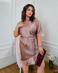 Asymmetrical lace skirt , с плат от polyester 90%, viscose 7% и elastane 3%, изображение на модел.