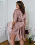 Asymmetrical lace skirt , изработена от polyester, viscose и elastane, показана в изображението.