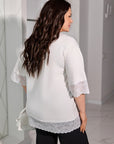 Lace T-shirt  от cotton и elastane, стилна и елегантна, показана в изображението.