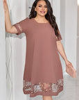 Vestido holgado con bordado