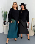 Satin dress and soft jumper set, polyester, viscose and elastane, stylish and comfortable for everyday wear.