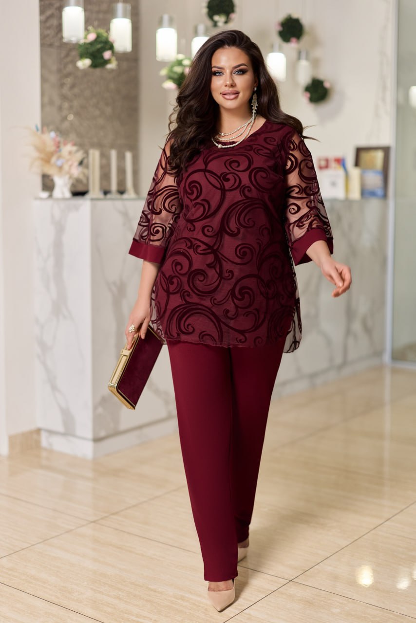 Set with a blouse in flocked fabric