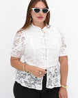 Lace blouse with cotton and nylon, white, with delicate lace decoration and long sleeves.