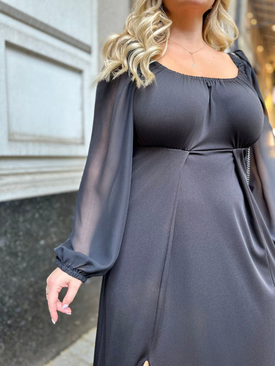 Knitwear dress with chiffon sleeves