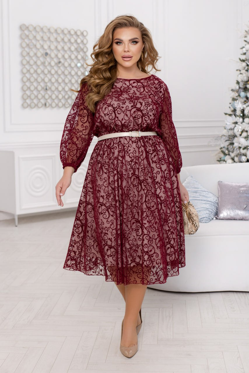 Avondjurk van tule met vlokken