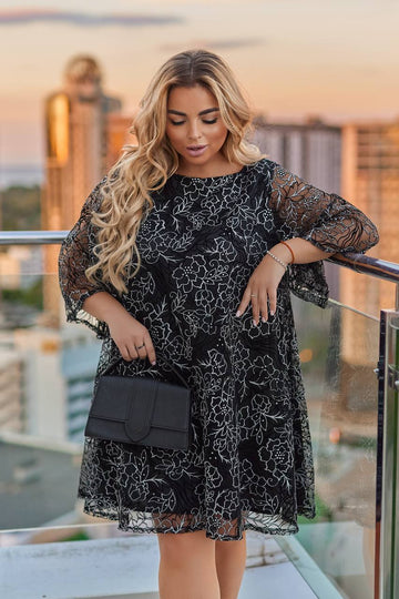 Locker sitzendes Kleid