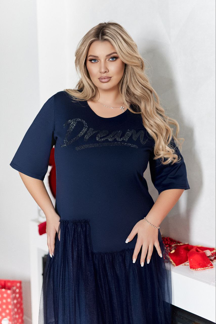 Abito da sera con tulle e pietre