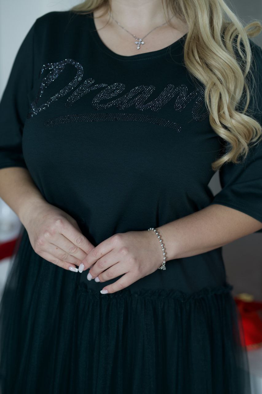 Avondjurk met tule en steentjes