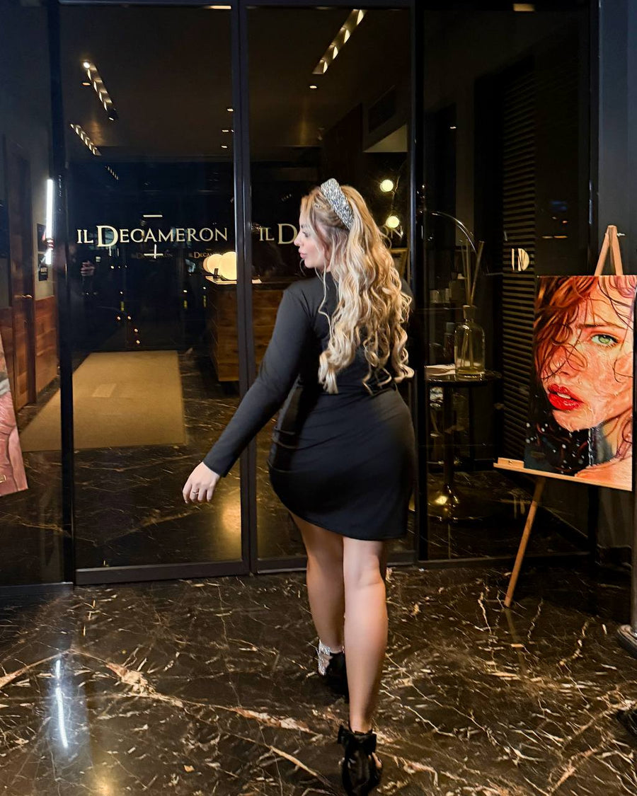 Short dress with ties