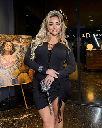 Short dress with ties