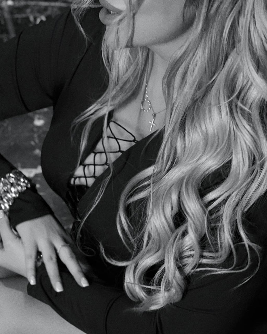 Short dress with ties