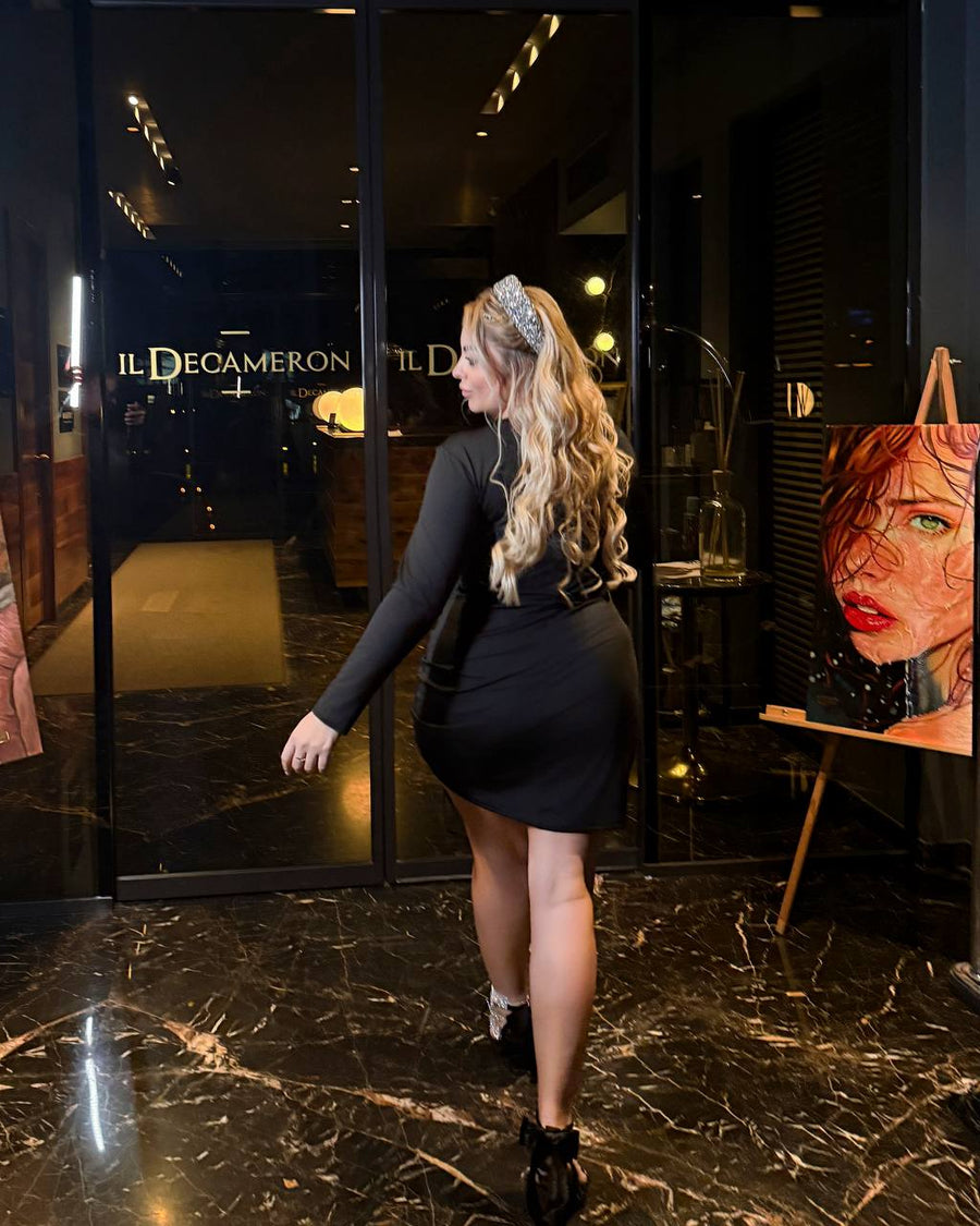 Short dress with ties