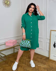 Комплект Shirt-style dress in a loose fit от polyester и viscose, изображена на модел, подходящ за ежедневен стил.
