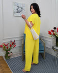 Everyday set made of lightweight fabric , Compositionен от polyester и viscose, удобен ежедневен комплект.