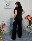 Everyday set made of lightweight fabric , изработен от 90% polyester и 10% viscose, показан в изображението.