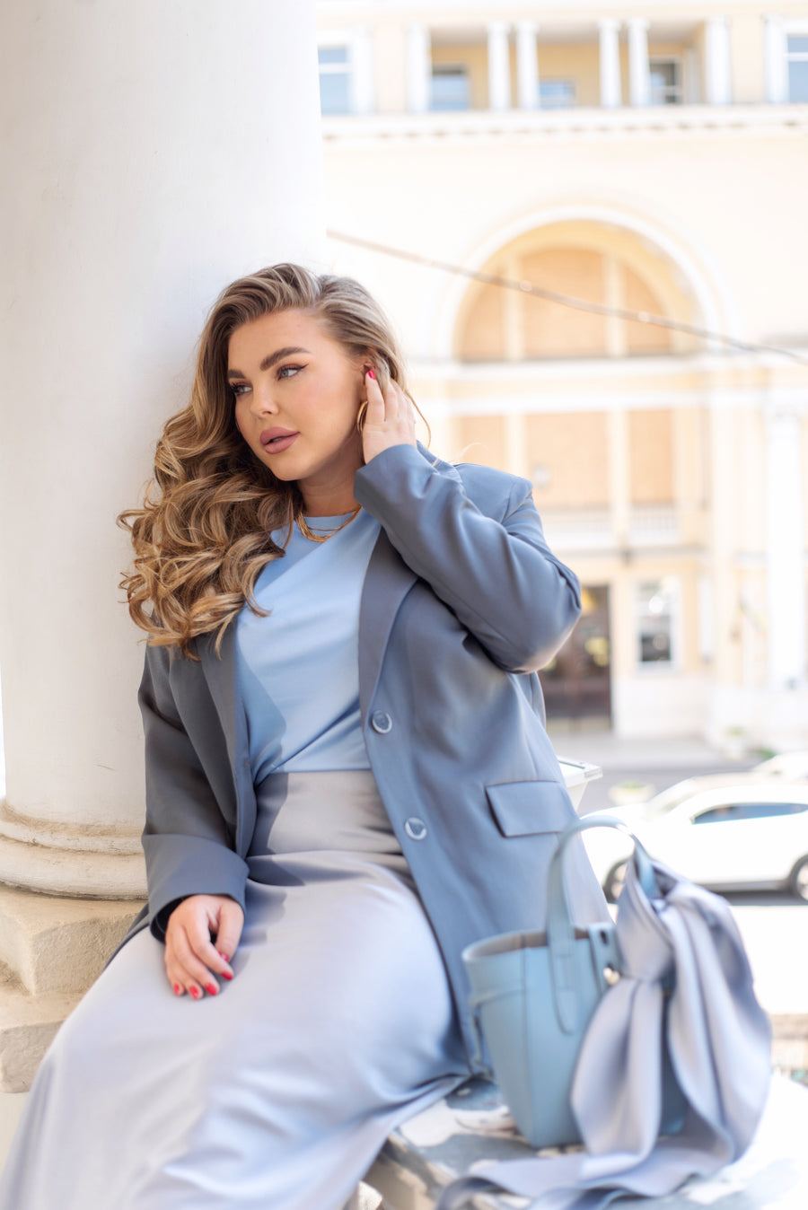 Ravni izrezani blejzer