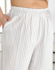 Set of vest and trousers  от polyester и viscose, показан на изображението.