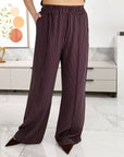 Set of vest and trousers , модел на бранд, с polyester и viscose, изображение на vest и pants на модел.