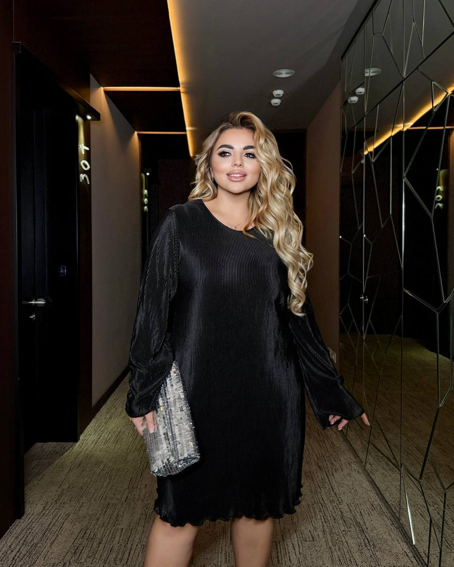 Krátké šaty ze strukturované látky