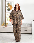 Lightweight three-piece set  от polyester и elastane, изображение на елегантен и удобен комплект за ежедневна носия.