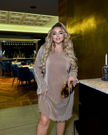 Krátké šaty ze strukturované látky