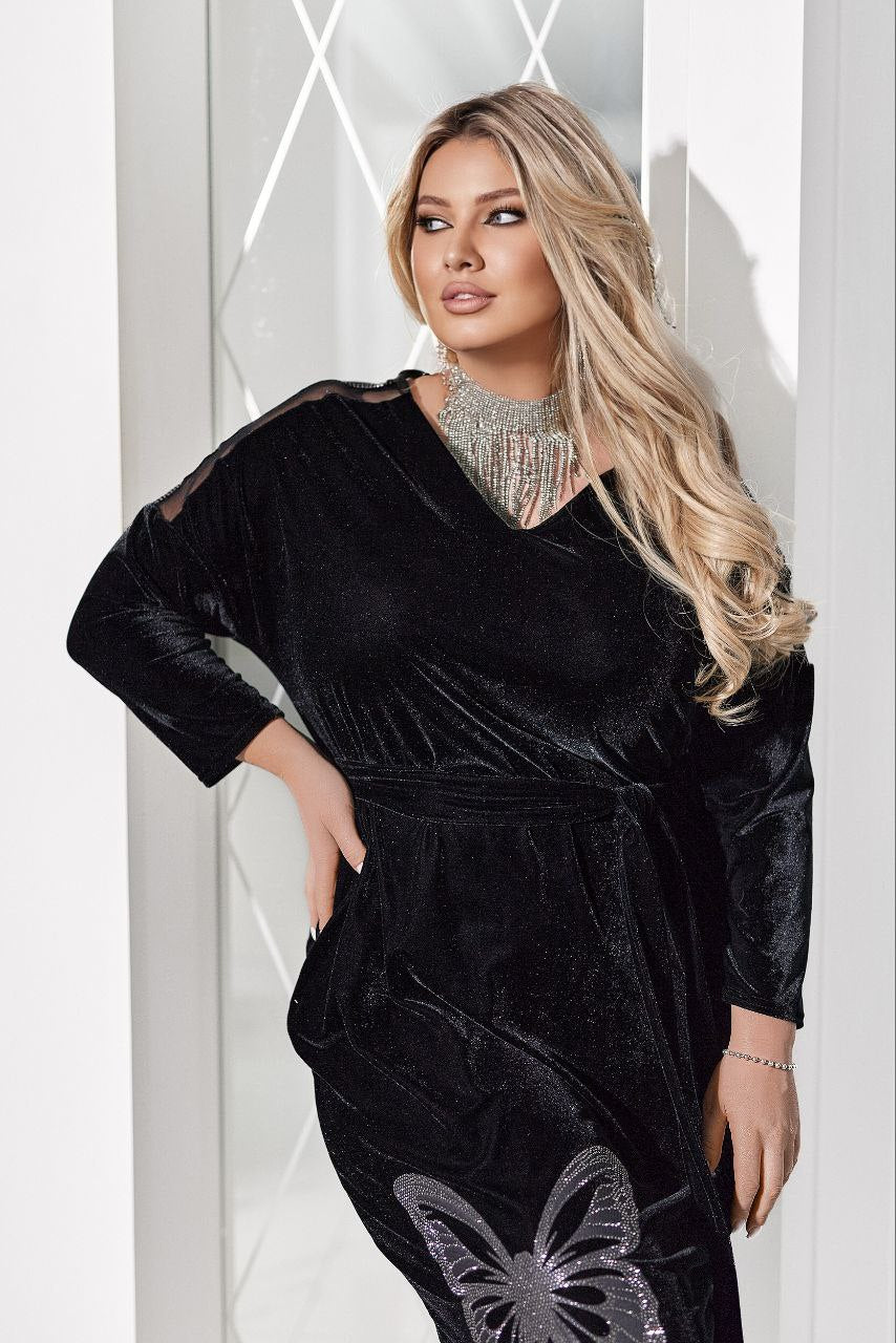 Samtkleid mit glitzernder Applikation