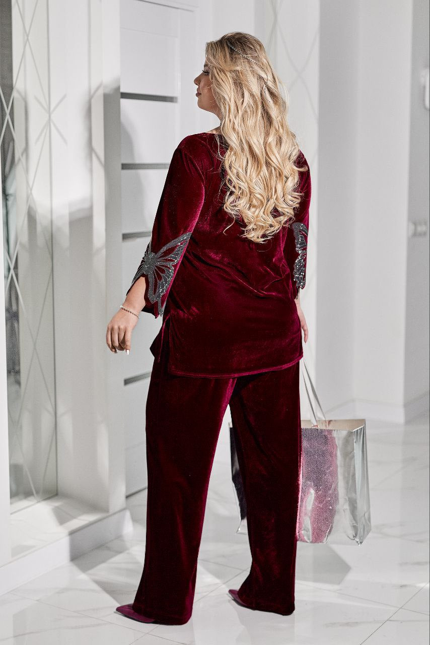 Samtset mit glitzernder Applikation