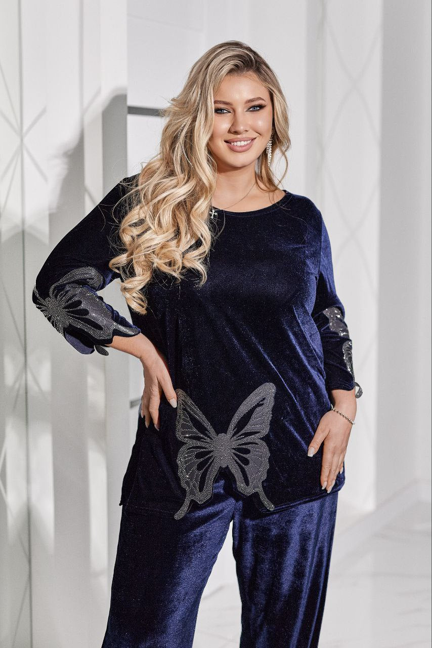 Fluwelen set met een sprankelende applicatie