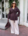 Short cashmere coat with warm lining, polyester and viscose, part of a set, with an elegant design and comfort.