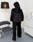 Velvet set with embroidery on the back, 80% cotton and 20% polyester, stylish and comfortable for everyday wear.