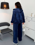 Velvet set with back embroidery, cotton and polyester, elegant and comfortable for everyday wear.