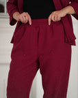 Linen trousers with decorative stones , част от комплект, с linen 80% и polyester 20%, стилен и елегантен дизайн.