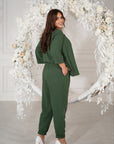 Ленен комплект pants с декоративни камъни, 80% linen и 20% polyester, видим в изображението.