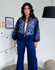 Set with a mesh bomber jacket made from polyester, viscose and spandex, stylish and modern for everyday wear.