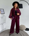 Set with a mesh bomber jacket made from polyester, viscose and spandex, stylish and modern look, image of complete model.