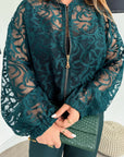 Set with a mesh bomber jacket made from polyester, viscose and spandex, fashionable and stylish for everyday wear.