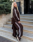 Satin-finish set with stripes for IT, polyester, viscose and elastane, with delicate satin sheen and elegant design.