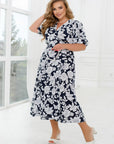 Floral wrap dress  от марка YR, polyester, lycra и nylon, с цветен дизайн и елегантен силует.